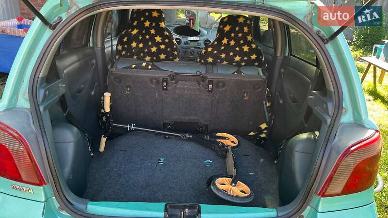 Хэтчбек Toyota Yaris 1999 в Ахтырке