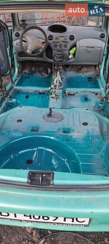 Хэтчбек Toyota Yaris 1999 в Ахтырке