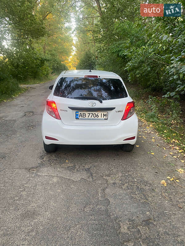 Хетчбек Toyota Yaris 2013 в Бару