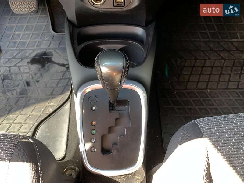 Хэтчбек Toyota Yaris 2014 в Виннице фото 34 Хэтчбек Toyota Yaris 2014 в Виннице
