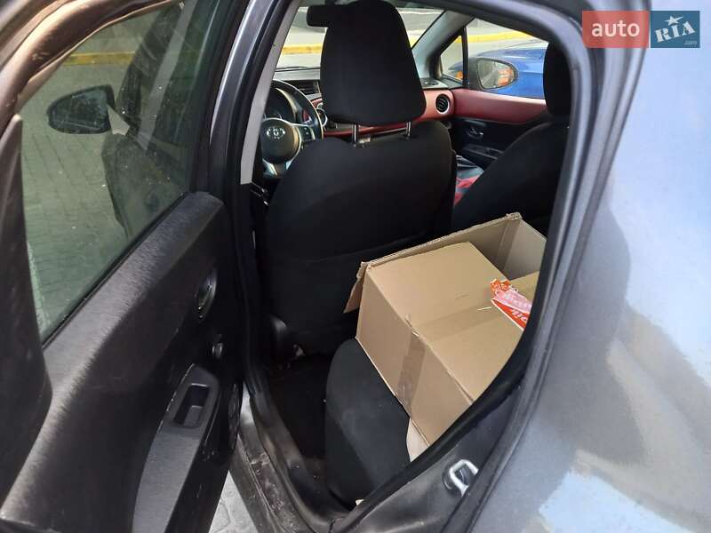 Хэтчбек Toyota Yaris 2012 в Львове фото 10 Хэтчбек Toyota Yaris 2012 в Львове