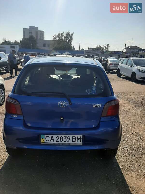 Хетчбек Toyota Yaris 2001 в Черкасах