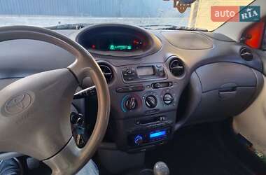 Хэтчбек Toyota Yaris 1999 в Киеве
