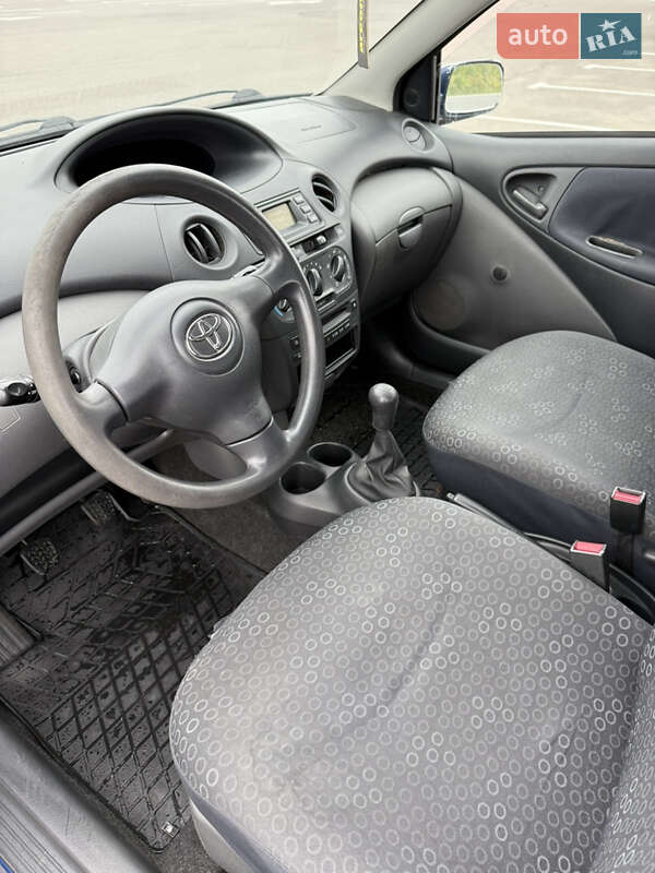 Хетчбек Toyota Yaris 2004 в Луцьку