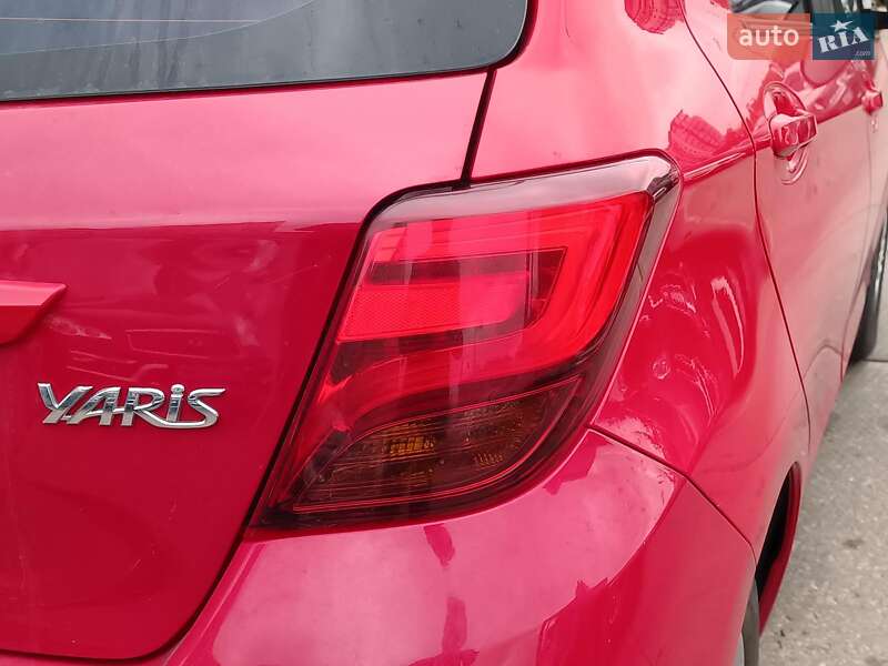 Хэтчбек Toyota Yaris 2015 в Харькове