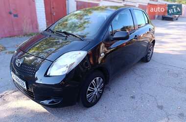 Хэтчбек Toyota Yaris 2006 в Чернигове