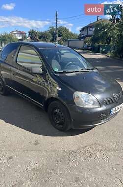 Хэтчбек Toyota Yaris 2002 в Киеве