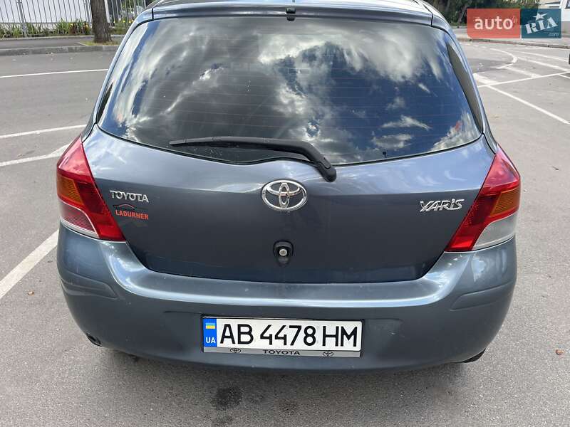 Хэтчбек Toyota Yaris 2009 в Виннице