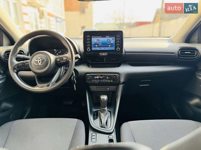 Хэтчбек Toyota Yaris 2022 в Ромнах