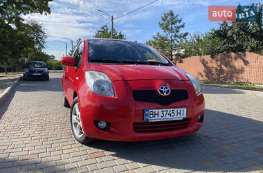 Хетчбек Toyota Yaris 2006 в Ізмаїлі