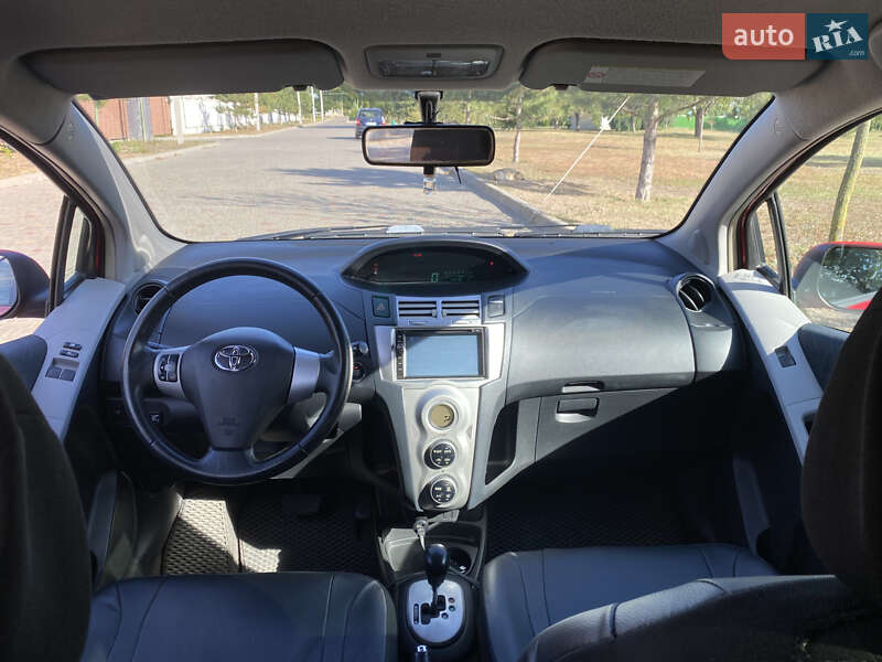 Хетчбек Toyota Yaris 2006 в Ізмаїлі