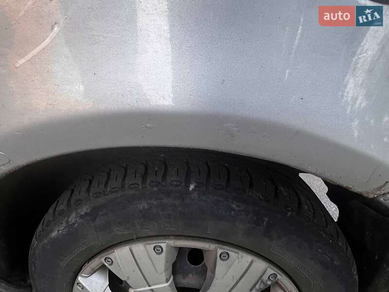 Хэтчбек Toyota Yaris 2005 в Львове