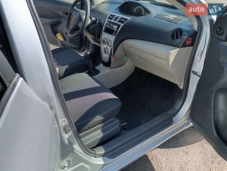 Седан Toyota Yaris 2007 в Одесі