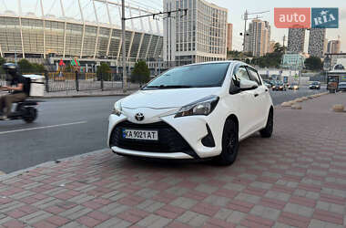 Хэтчбек Toyota Yaris 2018 в Киеве