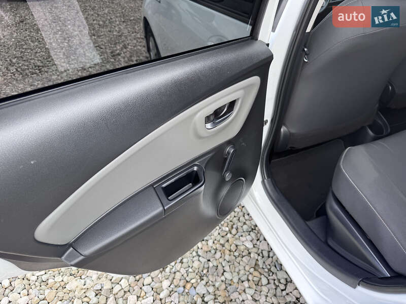 Хетчбек Toyota Yaris 2018 в Івано-Франківську