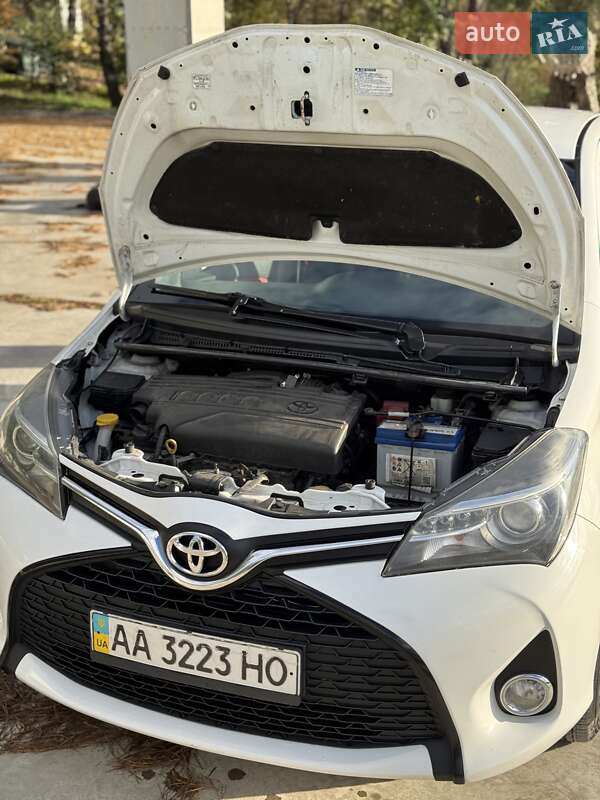 Хэтчбек Toyota Yaris 2015 в Киеве фото 13 Хэтчбек Toyota Yaris 2015 в Киеве