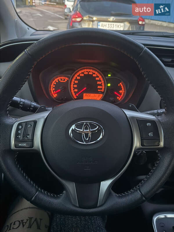 Хэтчбек Toyota Yaris 2014 в Киеве