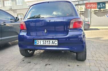 Хэтчбек Toyota Yaris 1999 в 