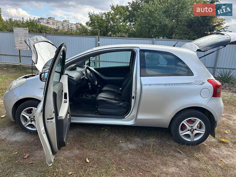 Хетчбек Toyota Yaris 2006 в Новомосковську фото 4 Хетчбек Toyota Yaris 2006 в Новомосковську