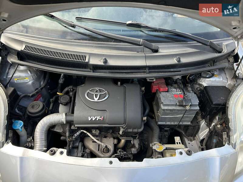 Хетчбек Toyota Yaris 2006 в Новомосковську фото 10 Хетчбек Toyota Yaris 2006 в Новомосковську