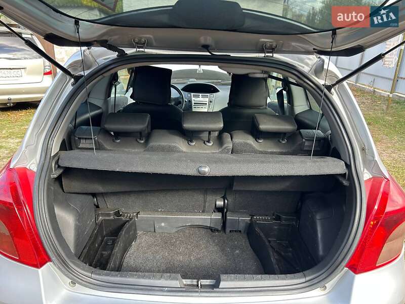 Хетчбек Toyota Yaris 2006 в Новомосковську фото 13 Хетчбек Toyota Yaris 2006 в Новомосковську