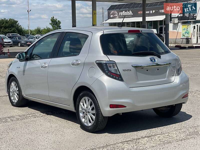 Хэтчбек Toyota Yaris 2012 в Ужгороде