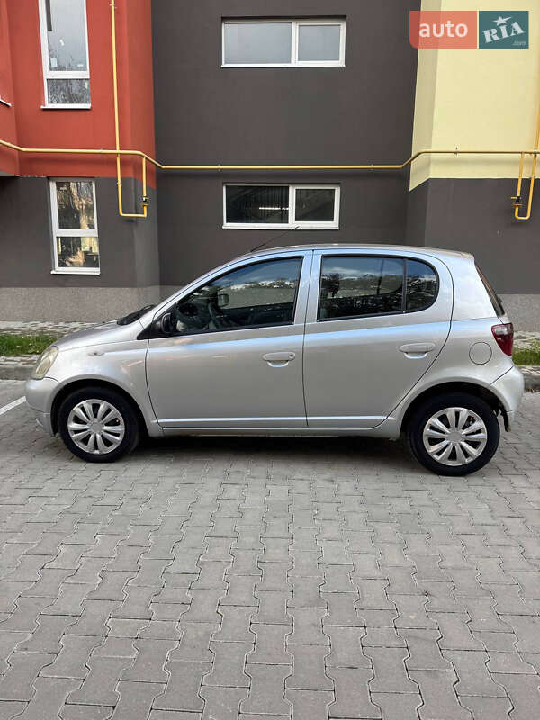 Toyota Yaris 2000
