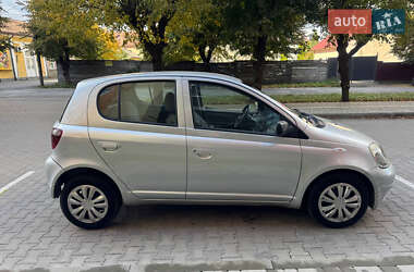 Хэтчбек Toyota Yaris 2000 в  фото 2 Хэтчбек Toyota Yaris 2000 в