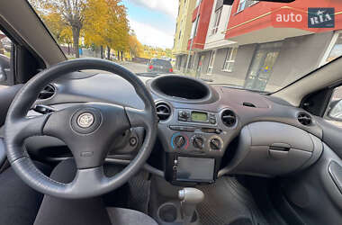Хэтчбек Toyota Yaris 2000 в  фото 12 Хэтчбек Toyota Yaris 2000 в