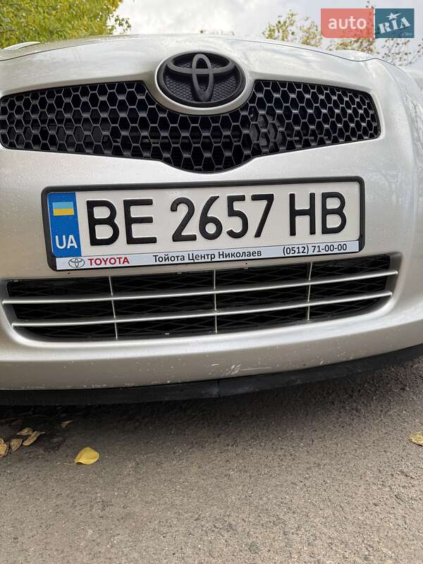 Хэтчбек Toyota Yaris 2006 в Николаеве