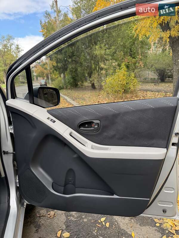 Хэтчбек Toyota Yaris 2006 в Николаеве