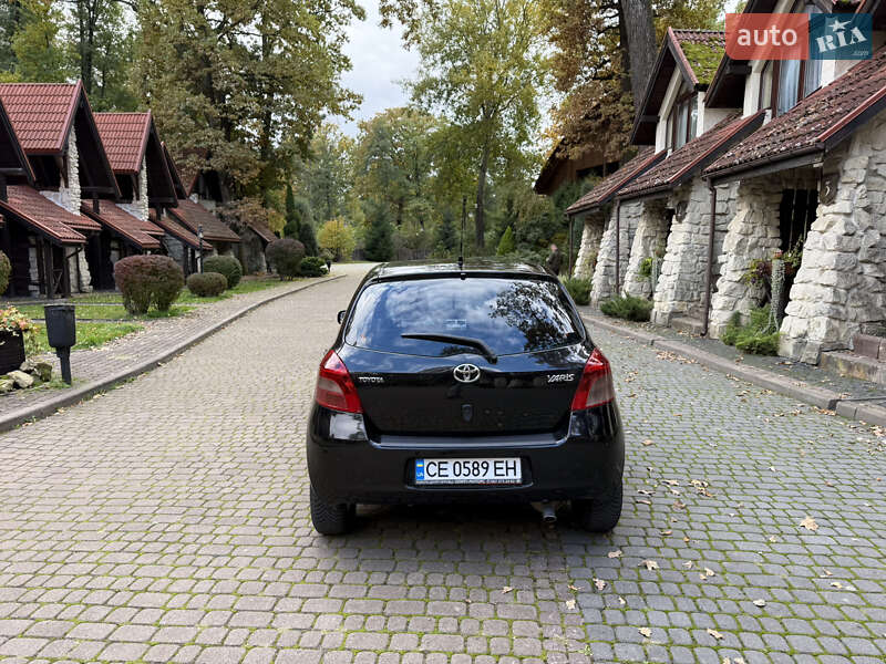 Хэтчбек Toyota Yaris 2006 в Львове