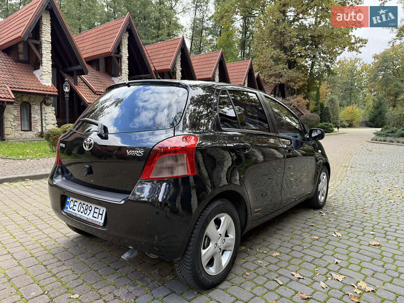 Хэтчбек Toyota Yaris 2006 в Львове