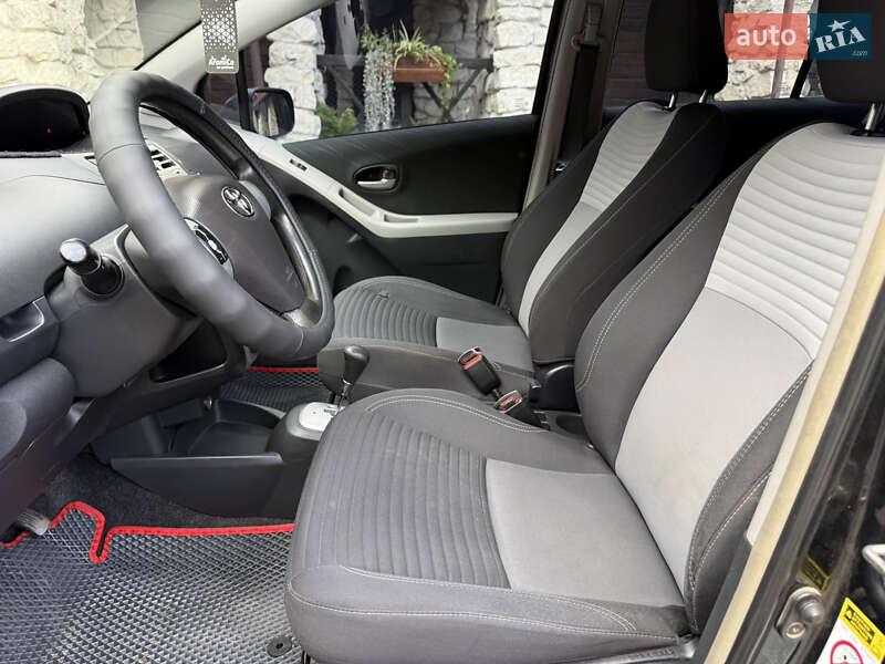 Хэтчбек Toyota Yaris 2006 в Львове