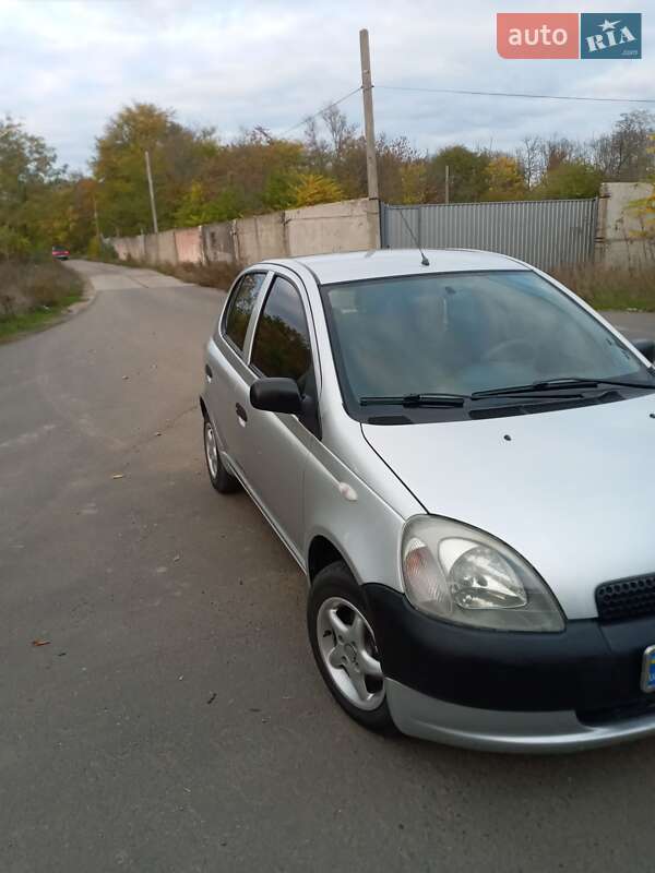 Хетчбек Toyota Yaris 2000 в Одесі