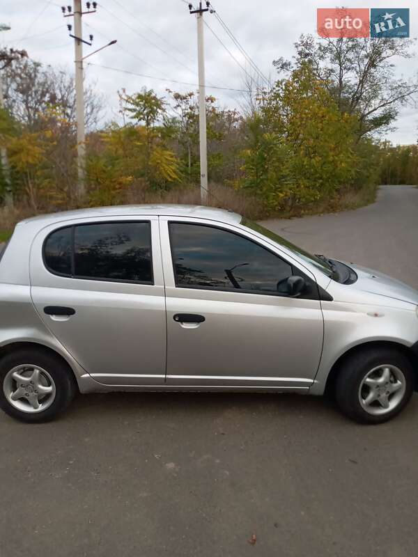 Хетчбек Toyota Yaris 2000 в Одесі