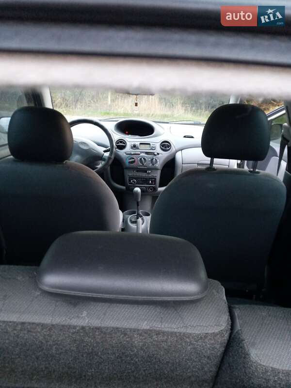 Хетчбек Toyota Yaris 2000 в Одесі