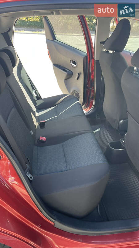 Хетчбек Toyota Yaris 2012 в Кропивницькому