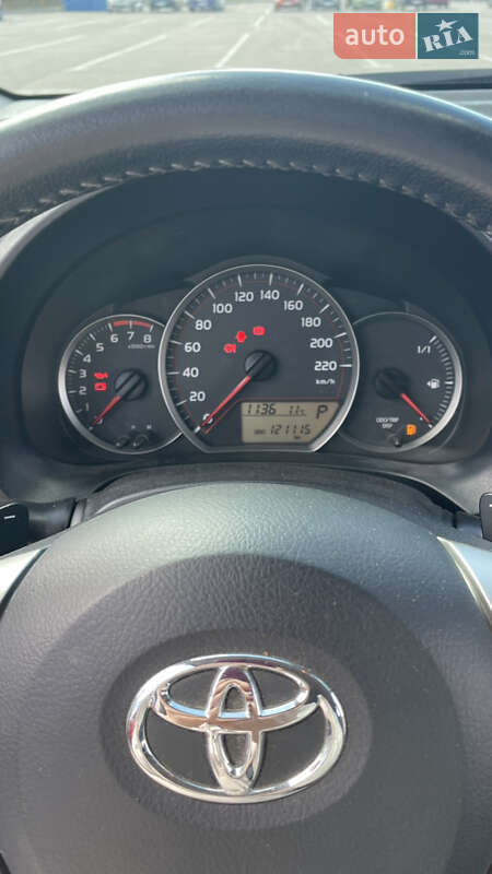 Хетчбек Toyota Yaris 2012 в Кропивницькому