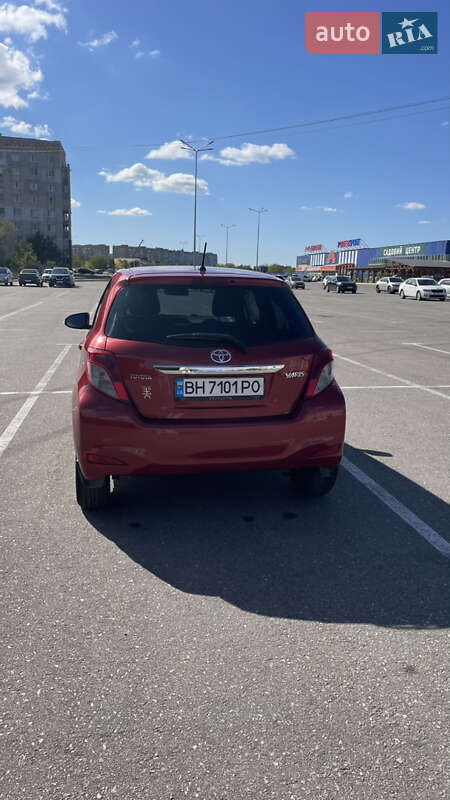 Хетчбек Toyota Yaris 2012 в Кропивницькому