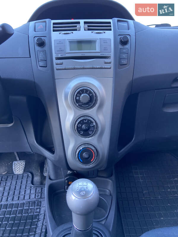 Хэтчбек Toyota Yaris 2008 в Луцке фото 10 Хэтчбек Toyota Yaris 2008 в Луцке