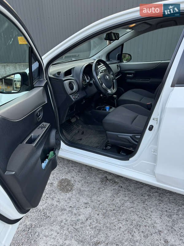 Хетчбек Toyota Yaris 2012 в Києві