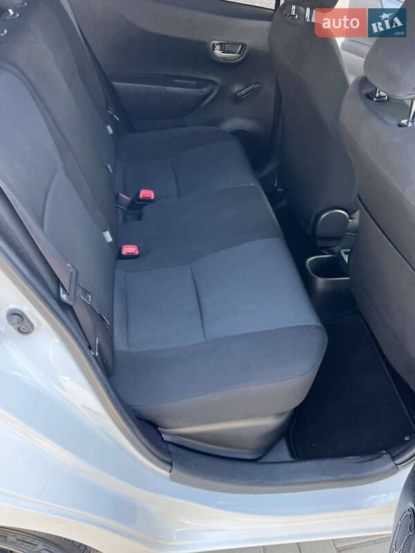 Хэтчбек Toyota Yaris 2014 в Житомире фото 25 Хэтчбек Toyota Yaris 2014 в Житомире