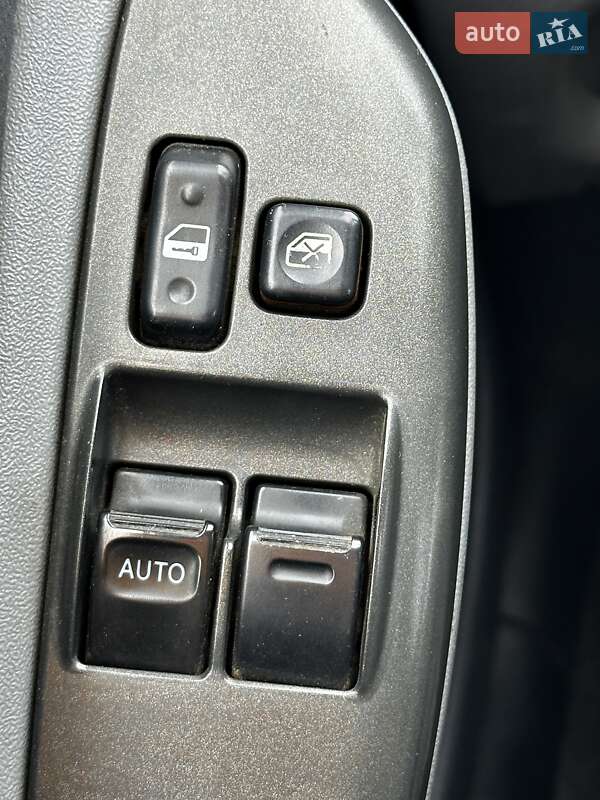 Хэтчбек Toyota Yaris 2001 в Черновцах фото 22 Хэтчбек Toyota Yaris 2001 в Черновцах