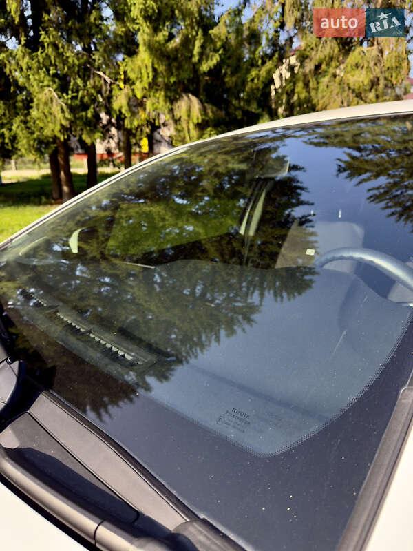 Хетчбек Toyota Yaris 2016 в Збаражі