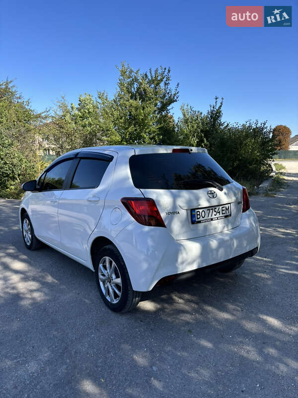 Хетчбек Toyota Yaris 2016 в Збаражі