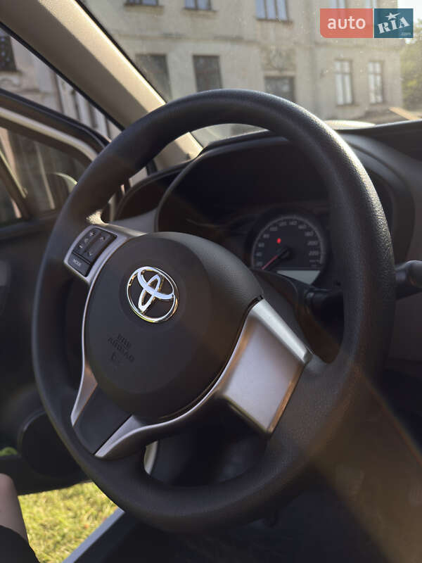 Хетчбек Toyota Yaris 2016 в Збаражі