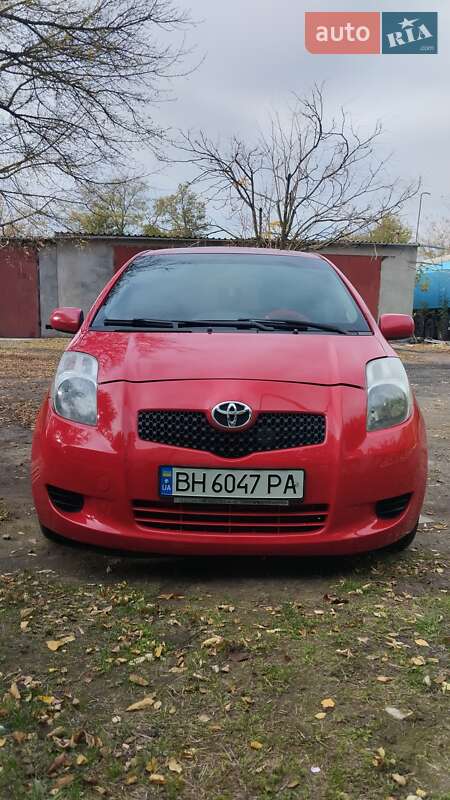 Хэтчбек Toyota Yaris 2006 в Одессе фото Хэтчбек Toyota Yaris 2006 в Одессе