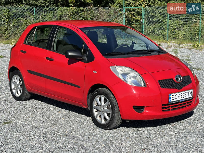 Седан Toyota Yaris 2007 в Львове