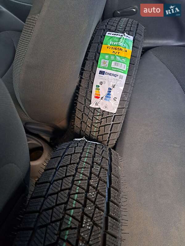 Хэтчбек Toyota Yaris 2005 в Львове